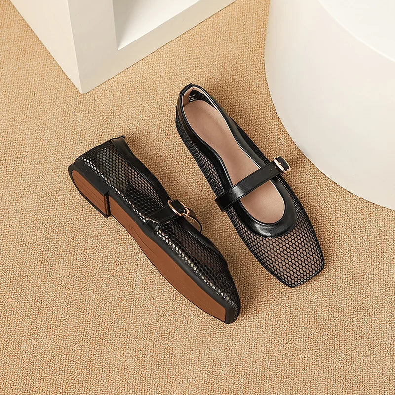 Evelisse Charm - Elegant Flats with a Retro Touch