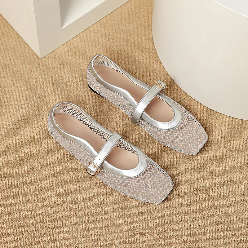 Evelisse Charm - Elegant Flats with a Retro Touch
