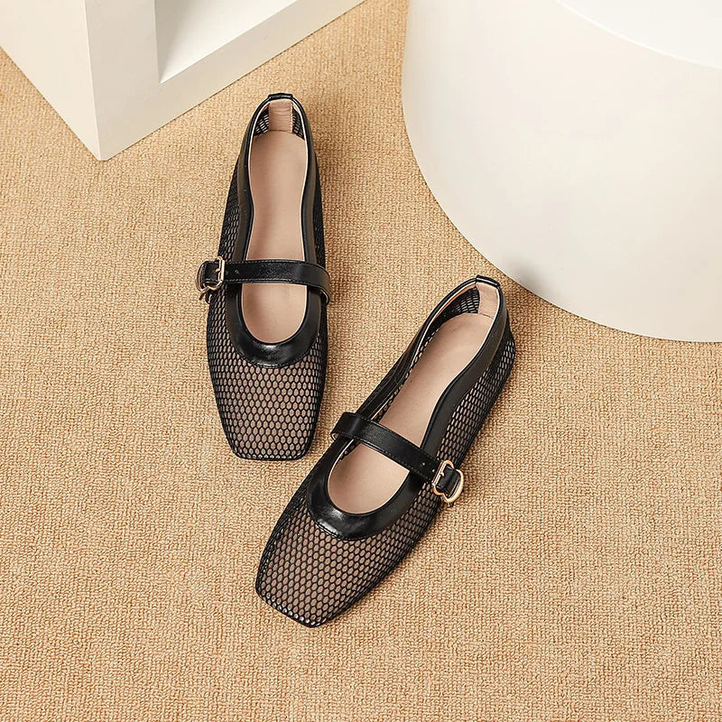 Evelisse Charm - Elegant Flats with a Retro Touch