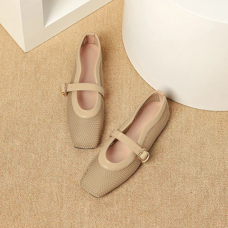 Evelisse Charm - Elegant Flats with a Retro Touch