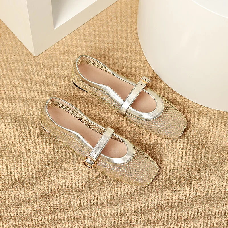 Evelisse Charm - Elegant Flats with a Retro Touch