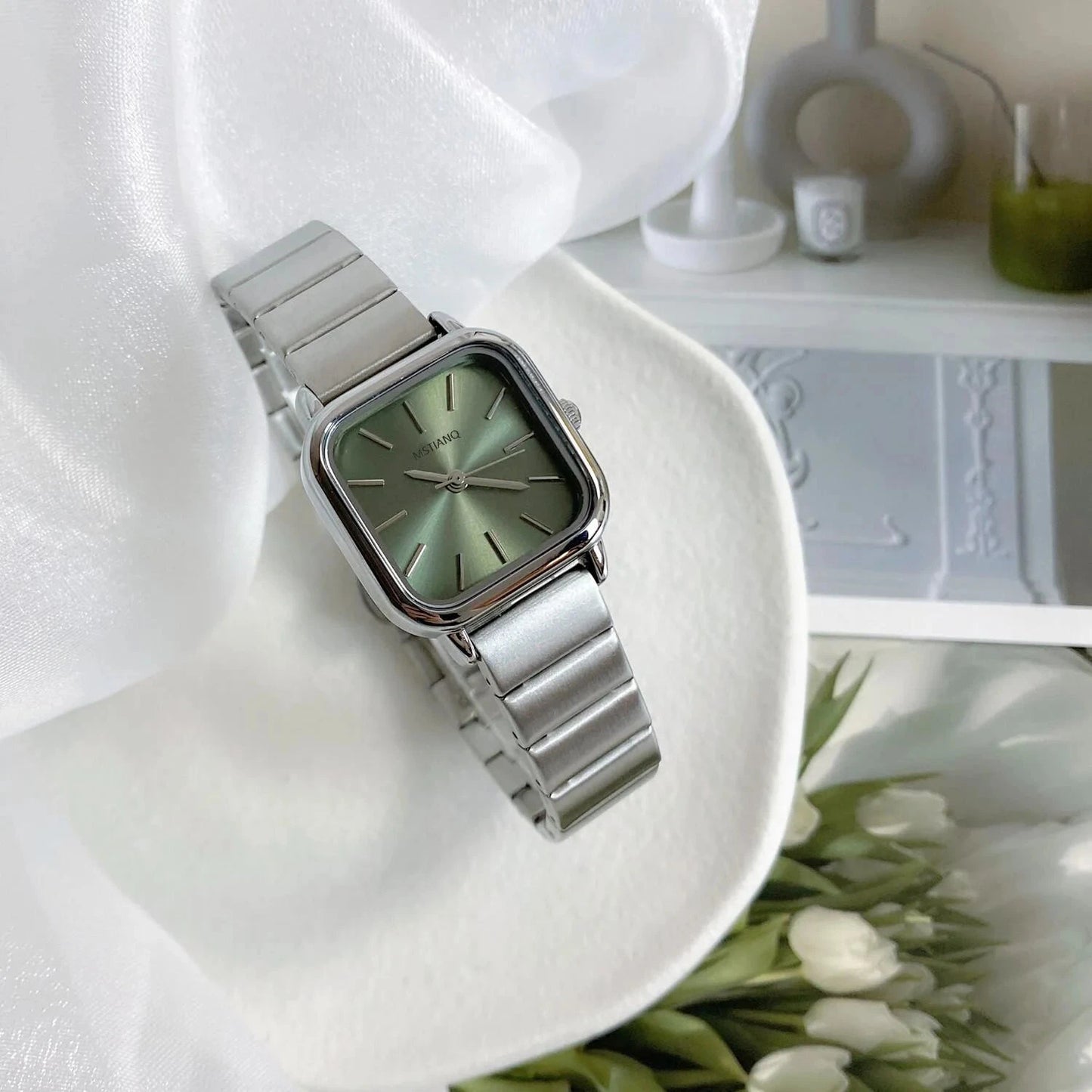 Astrévia – Classic Feminine Watch Astrévia – Classic Feminine Watch Shoes Field