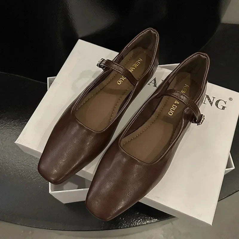Éclat Charlotte – Elegant Square-Toe Mary Janes Éclat Charlotte – Elegant Square-Toe Mary Janes Shoes Field Brown EU 35 / US 5.5 / UK-AU 3
