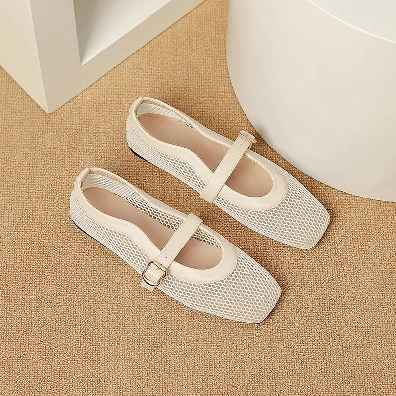 Evelisse Charm - Elegant Flats with a Retro Touch Evelisse Charm - Elegant Flats with a Retro Touch Shoes Field