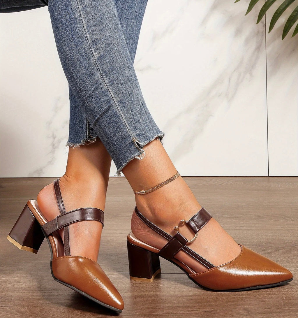 Elegant Pointed-Toe Shoe – Zoe Mayfair
