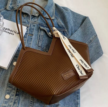 Noyelle – Modern and Elegant Leather Bag