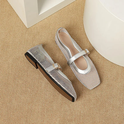 Evelisse Charm - Elegant Flats with a Retro Touch
