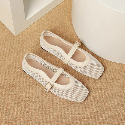 Evelisse Charm - Elegant Flats with a Retro Touch