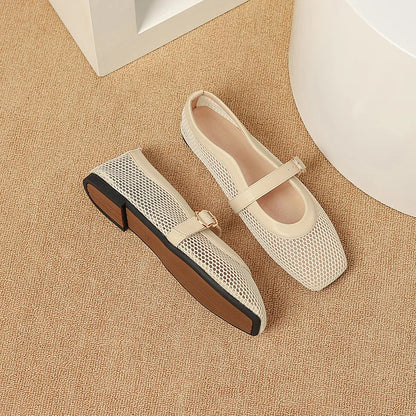 Evelisse Charm - Elegant Flats with a Retro Touch