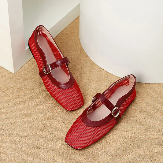 Evelisse Charm - Elegant Flats with a Retro Touch