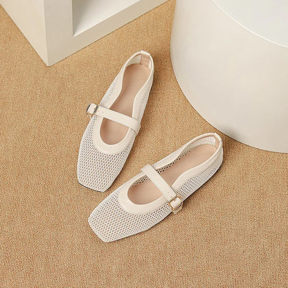 Evelisse Charm - Elegant Flats with a Retro Touch