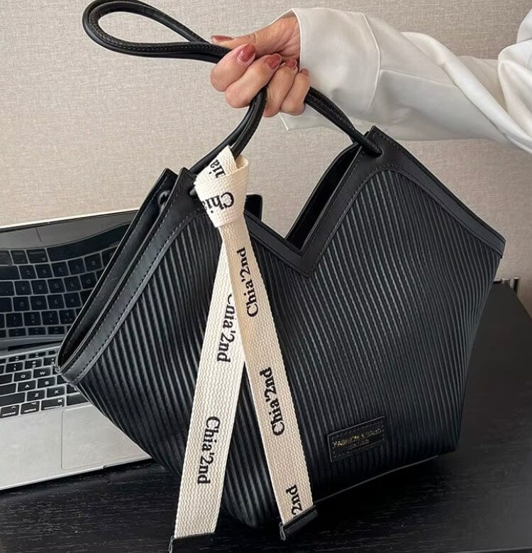 Noyelle – Modern and Elegant Leather Bag Noyelle – Modern and Elegant Leather Bag Shoes Field 