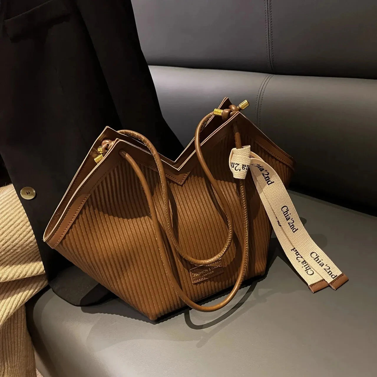 Noyelle – Modern and Elegant Leather Bag Noyelle – Modern and Elegant Leather Bag Shoes Field 